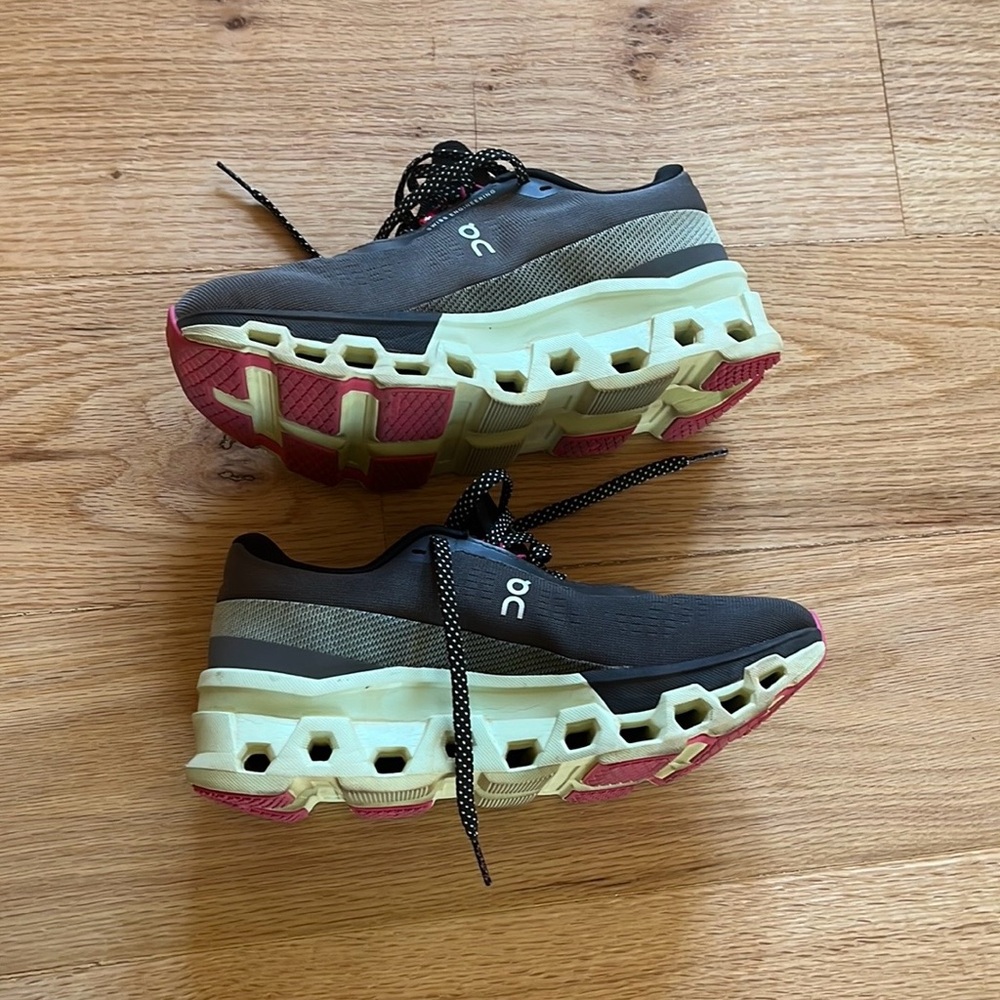 On Running CloudMonster 2 Shoes pre-owned Great Used Condition Women’s size 7